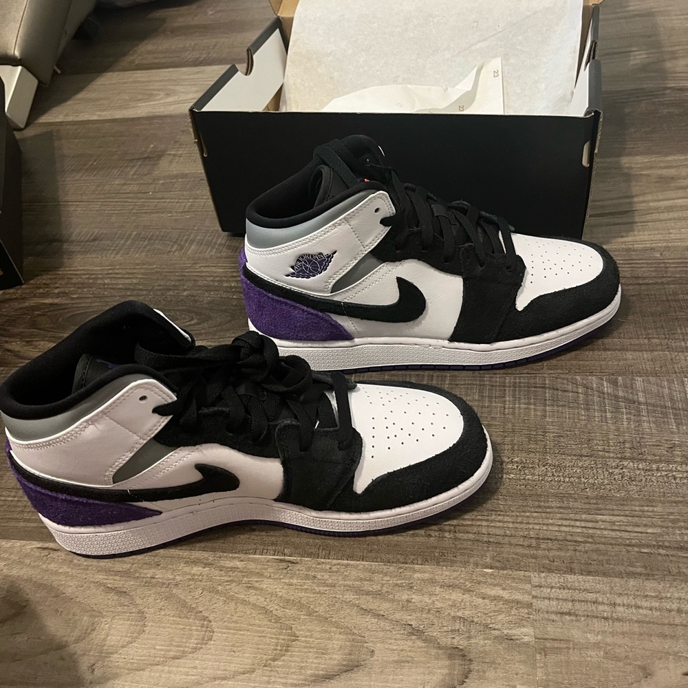 Jordan 1 Mid - Picture 3 of 4